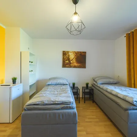 Hostel Harcerska 1 Biala *