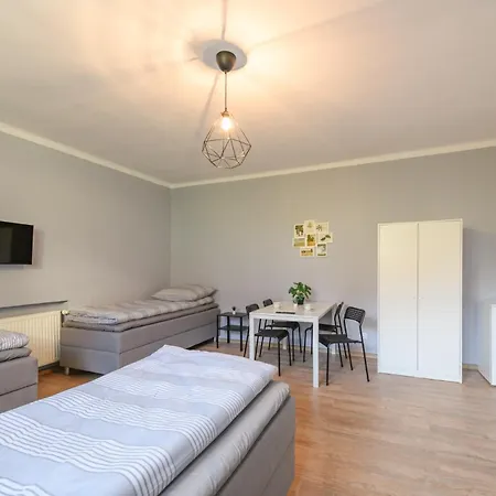 Fotonhouse Komfortowe Dla Firm Biala Harcerska 1 *