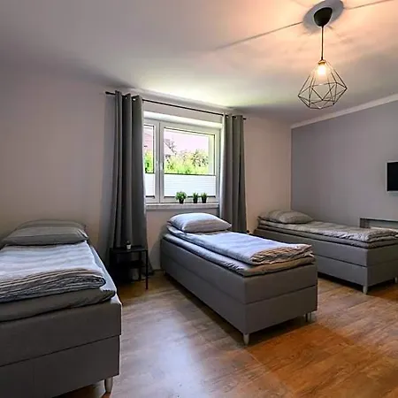 Biala Harcerska 1 Fotonhouse אכסניה *