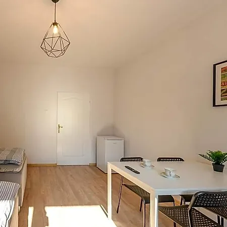 Biala Harcerska 1 Fotonhouse אכסניה
