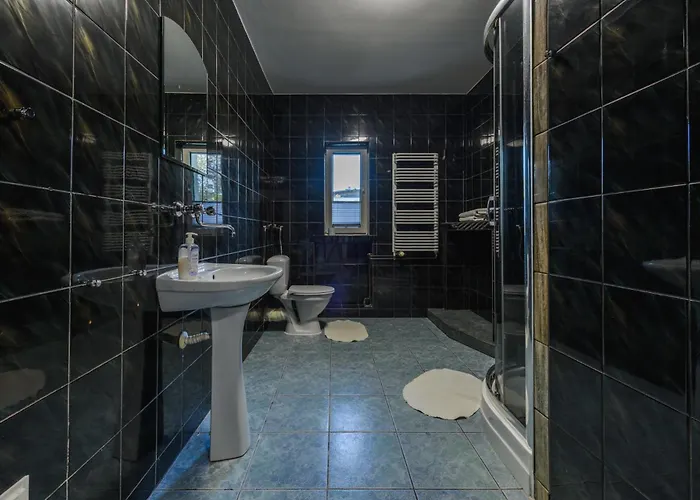 Fotonhouse Komfortowe Dla Firm Biala Harcerska 1 *